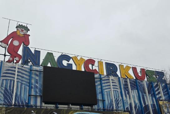 Mess utazs a Holle any vilgba