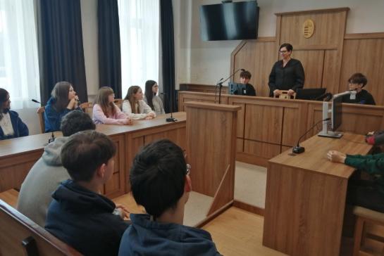 L�togat�s a b�r�s�gon