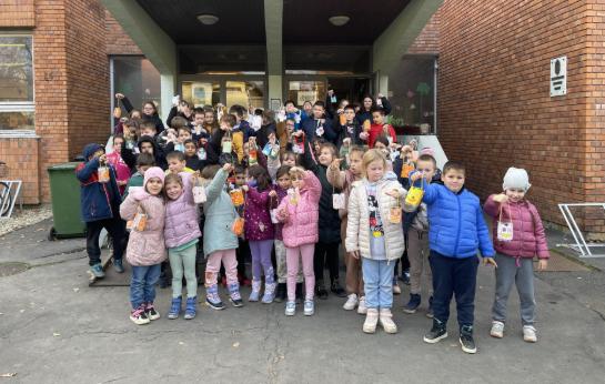 M�rton-napi felvonul�s