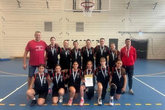 II. helyez�s a Kos�rlabda Di�kolimpia orsz�gos el�d�nt�j�n