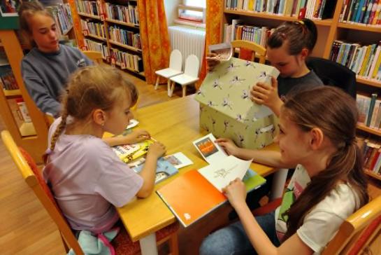 J�t�kos k�nyvvad�szat a Faludi Ferenc K�nyvt�rban